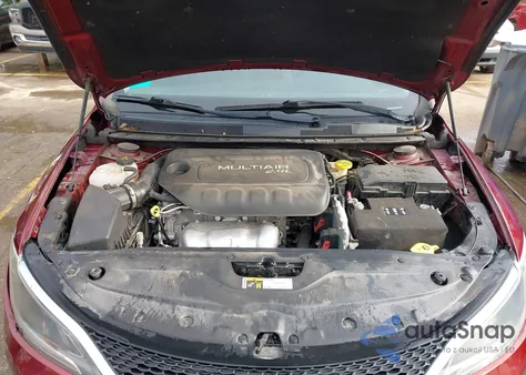 2015 Chrysler 200 Limited z USA, uszkodzony, nr VIN 1C3CCCAB2FN650695